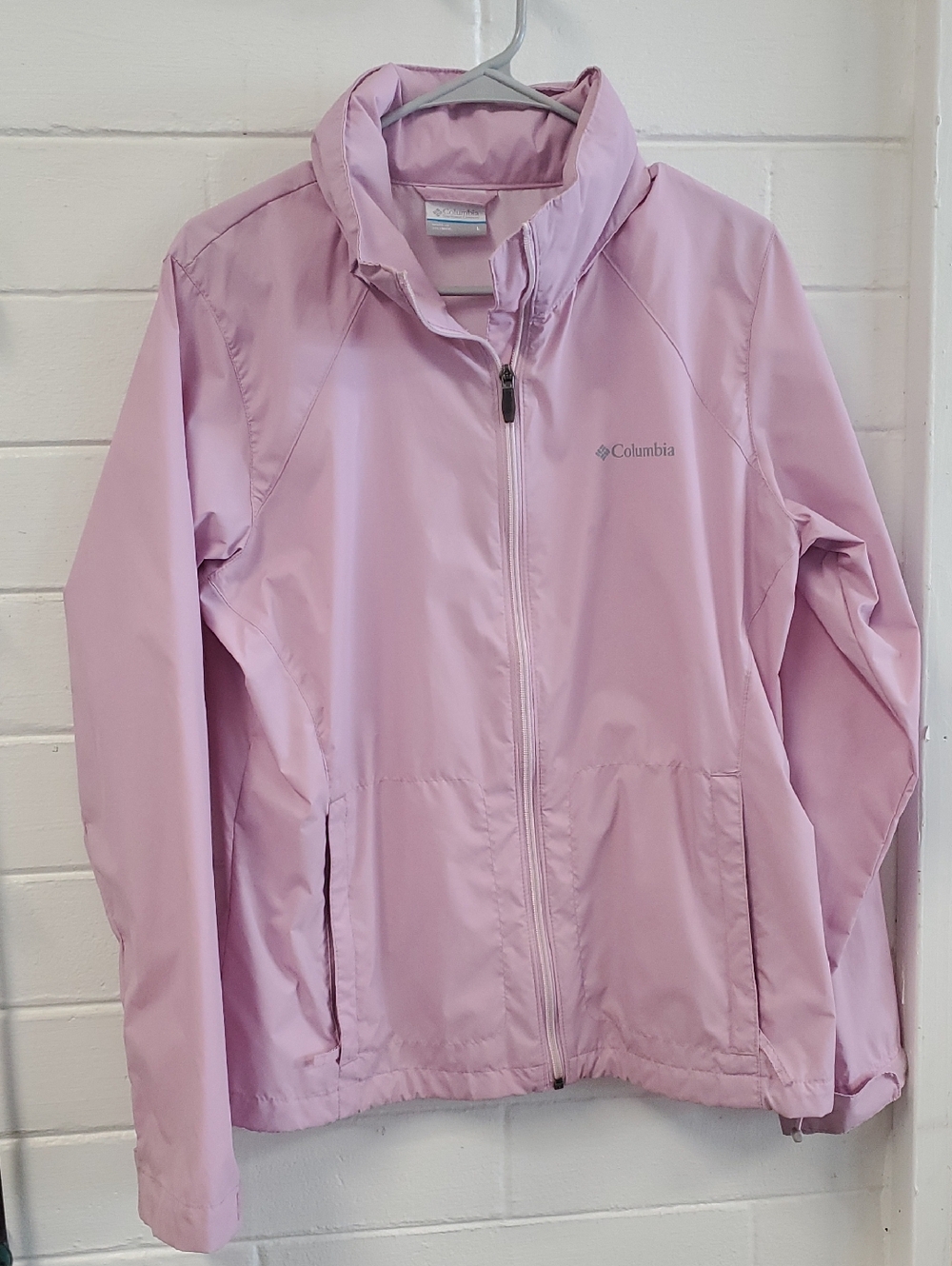 Columbia Women's light weight windbreaker Jacket Size L , LAVENDER COLOR